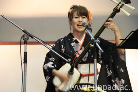 Download this Hitomi Nakamura Saat Tandil Dalam Pagelaran Japanese Folk Music picture