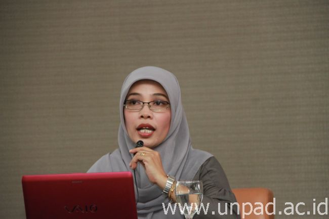 Mudiyati Rahmatunnisa, dra., M.A., Ph.D (Foto oleh: Tedi Yusup)*