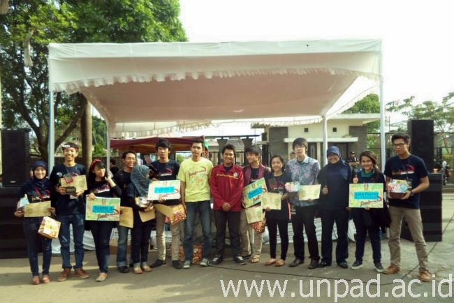 Para pemenang Lomba Proposal Bisnis Univation 2013 *