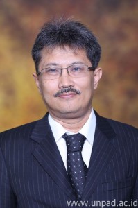 Dr. Arry Bainus, M.A.