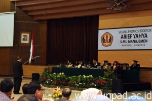 Sidang terbuka promosi Doktor Ir. Arief Yahya, MSc di Graha Sanusi Hardjadinata (Aula) Unpad, Bandung, Jumat (13/06) (Foto oleh: Tedi Yusup)*