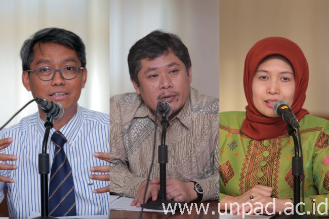 Tiga calon Rektor Unpad periode 2015-2019, kiri ke kanan: Prof. Dr. med. Tri Hanggono Achmad, dr., Prof. Dr. Ir. Hendarmawan, MSc., dan Prof. Dr. Rina Indiastuti, SE., MSIE (Foto oleh: Dadan T.)*