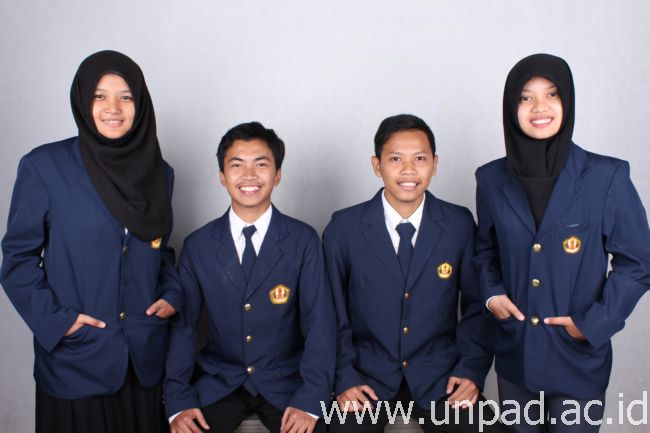 Empat mahasiswa Unpad yang akan mengikuti Indonesian Vietnamese Youth Friendship Program (IVYFP) 2015 di Ho Chi Minh City Vietnam pada 2-7 Maret 2015 *