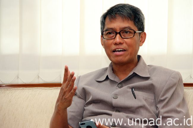 Rektor Unpad, Prof. Dr. med. Tri Hanggono Achmad, dr. (Foto oleh: Dadan T.)*