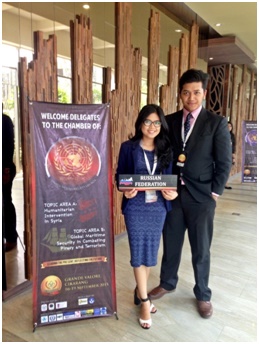 Livita Sumali dan Yoga Mahardika *