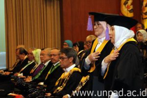 humas unpad 2015_11_13 pengukuhan 2