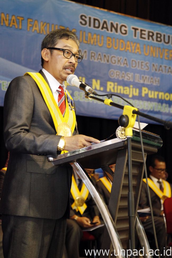 Dekan FIB Unpad, Yuyu Yohana Risagarniwa, M.Ed., Ph.D. (Foto oleh: FIB)*