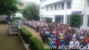 Pengarahan dari Wakil Rektor Bidang Tata Kelola dan Sumber Daya, Dr. Sigid Suseno, SH., MHum *