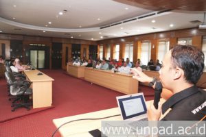 humas unpad 2015_12_23 sosialisasi e office 2 DADAN