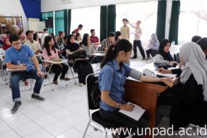 humas unpad 2016_07_20 pemerikasaan kesehatan 2 DADAN