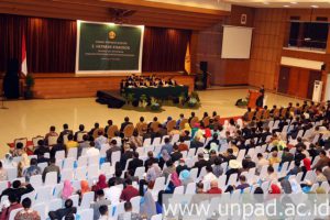humas unpad 2016_07_21 sidang promosi doktor E Herman Khaeron 1 DADAN