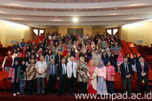 humas unpad 2016_07_26 penutupan asian community lecturer 3 DADAN