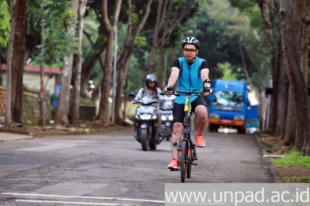 bersepeda