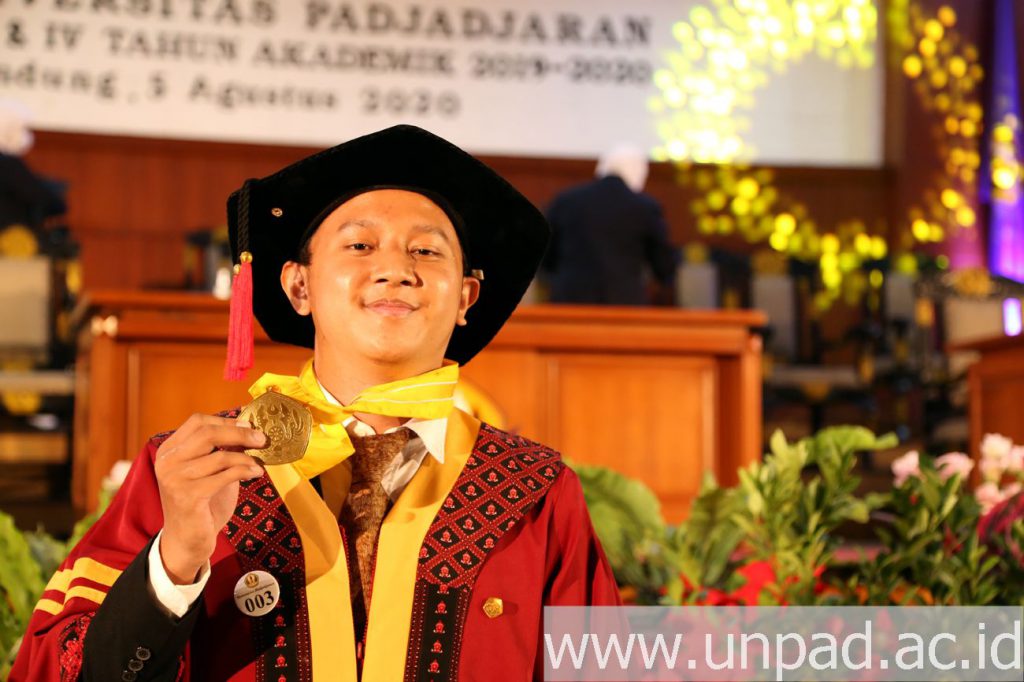 wisudawan terbaik